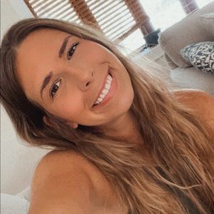 Meet your Posher, Alexis